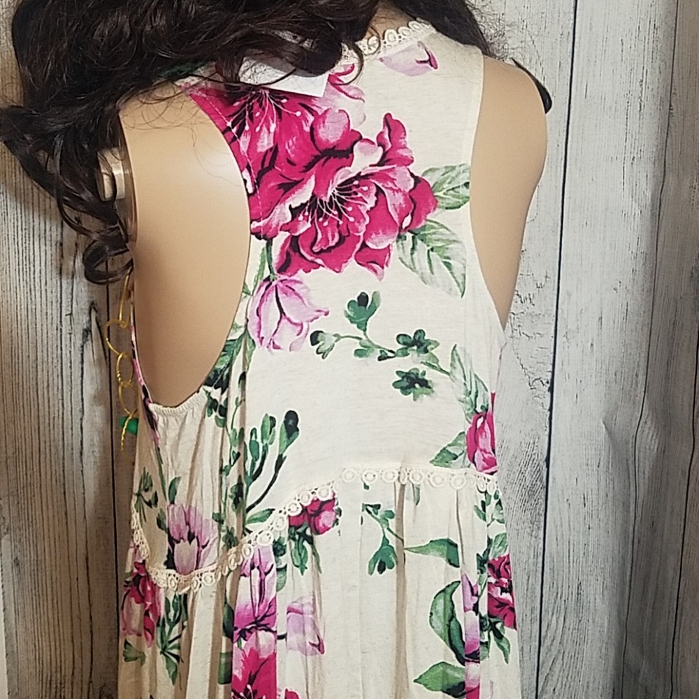 Floral Racerback Blouse - Picture 6 of 6